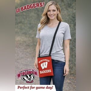 NWT Wisconsin Badgers side purse/pouch